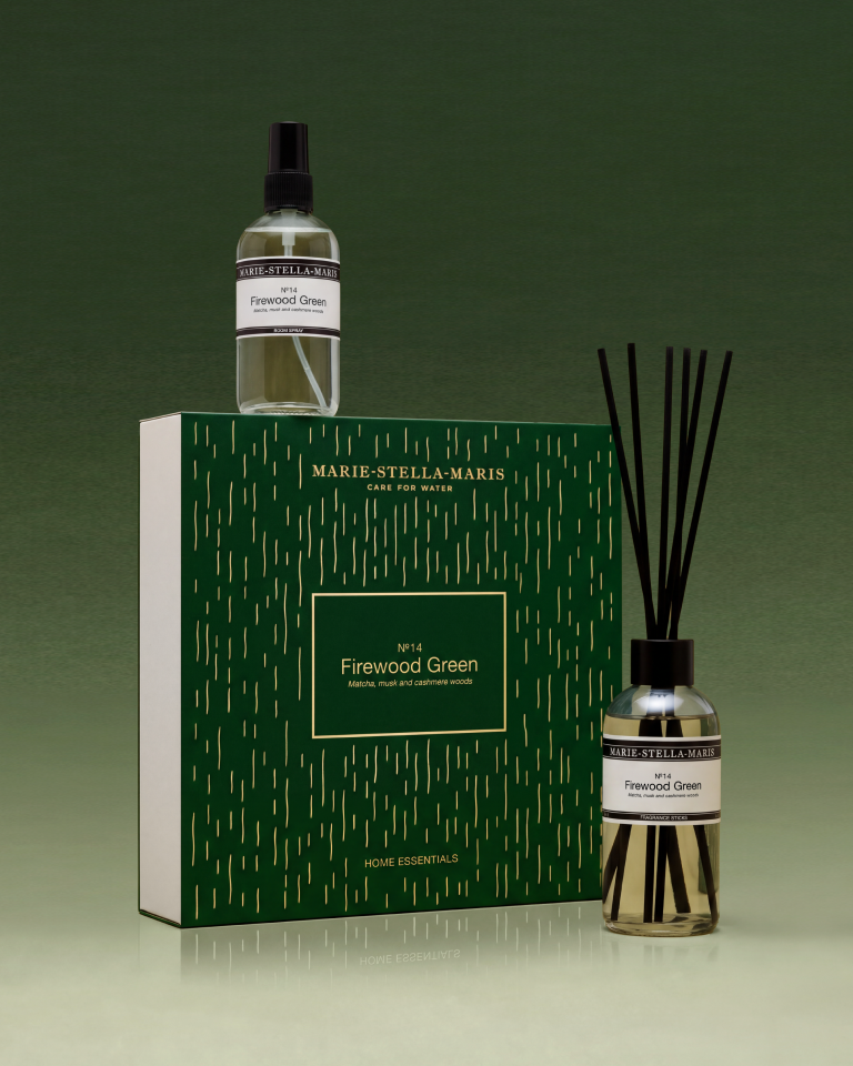 Festive Marie-Stella-Maris No. 14 Firewood Green Home Essentials gift set, featuring a room spray and fragrance diffuser in elegant dark green and gold holiday packaging.