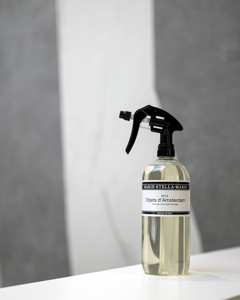 Large 1000 ml Marie-Stella-Maris Objets d’Amsterdam room spray with trigger for fresh and sparkling scent.