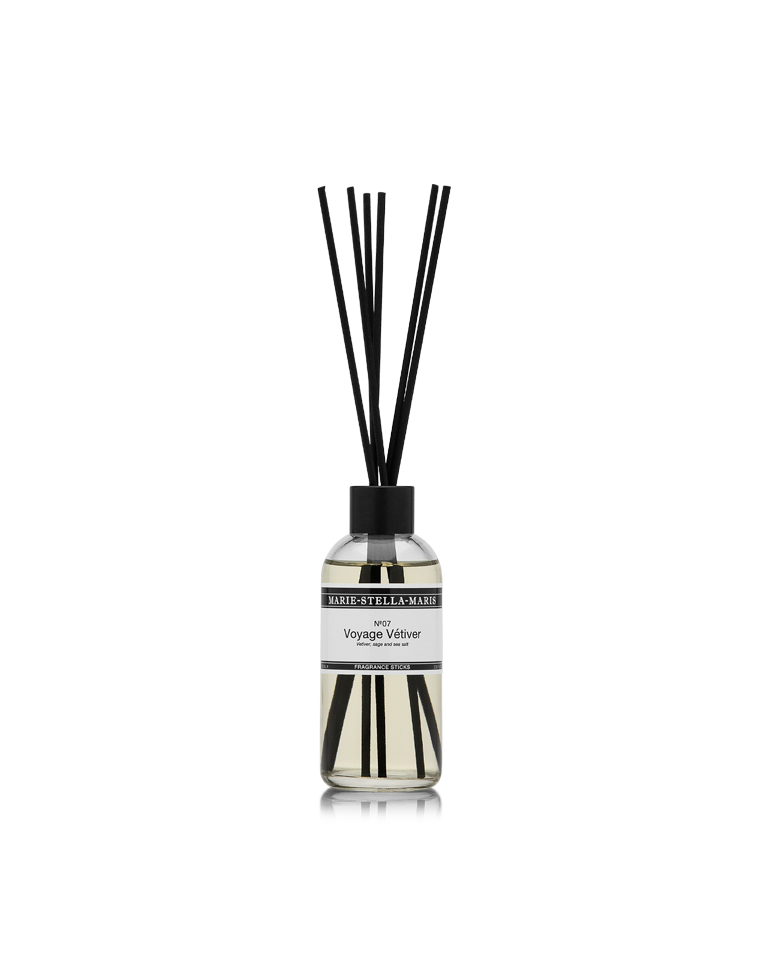 Marie-Stella-Maris Luxury Fragrance Sticks No.07 Voyage Vétiver 100 ml with black sticks for a floral and inviting home fragrance.